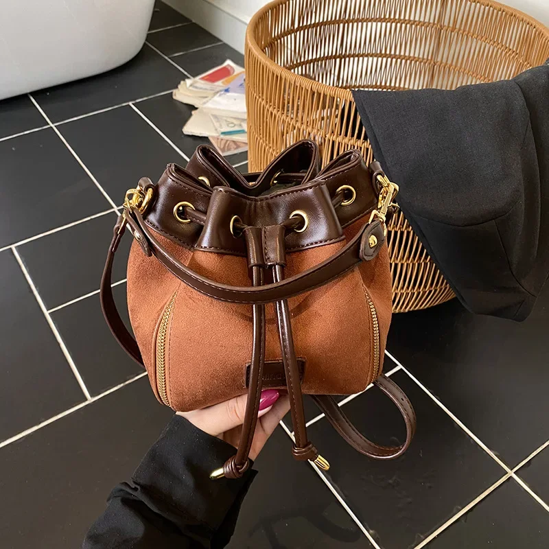 

Fashionable Contrasting Color Retro Women's Shoulder Bag Trendy Crossbody Bucket Handbag for Women