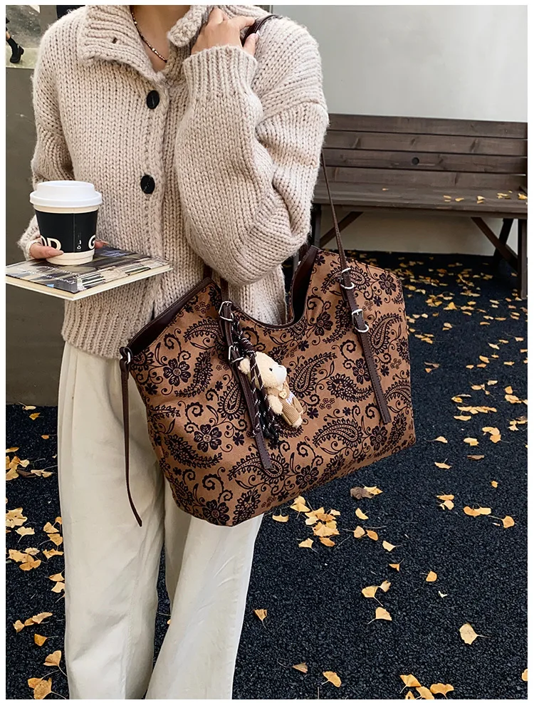 

2025 New Women's Leopard Suede Tote - Niche Design Large Capacity, Casual Commuter Shoulder Bag, Perfect for Autumn Winter