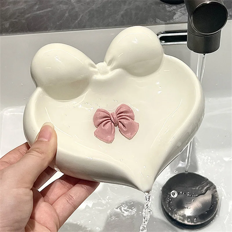 Porcelain Soap Box with Non Water Staying Shape Soap Box High Appearance Household Soap Dish with Hand Gift Wholesale