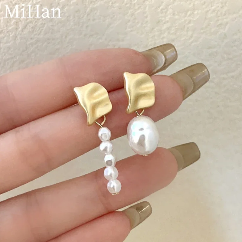 MiHan Fashion Jewelry Vintage Temperament Asymmetrical Earrings For Women Party Gifts Simply Design Ear Accessories Hot Selling