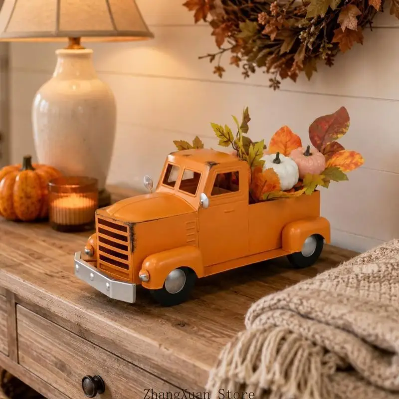 LKW-Element Eingangsbereich für die Herbstsaison mit Metall-Ernte-Frachtdetail und Thanksgiving-Regaldisplay für die – Detail 10