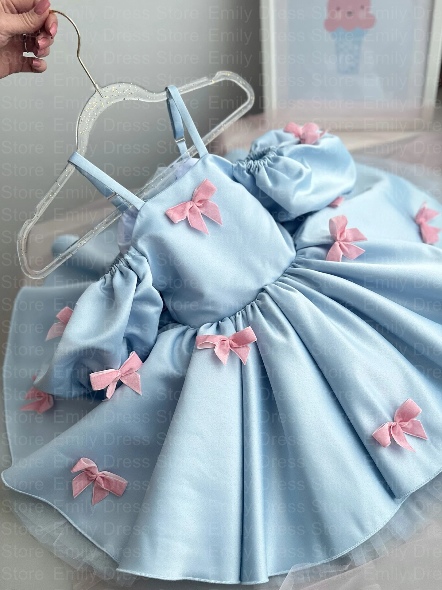 abito-da-damigella-personalizzato-per-bambina-con-bretelle-gonfie-in-raso-azzurro-cielo-mini-abito-per-feste-di-compleanno-prima-comunione