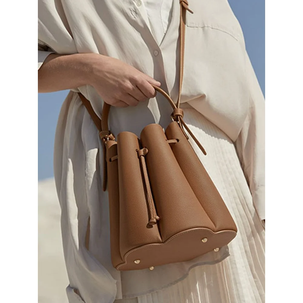 

2025 New Fashionable Versatile Single Shoulder Crossbody Bag Handheld Petal Bucket Bag