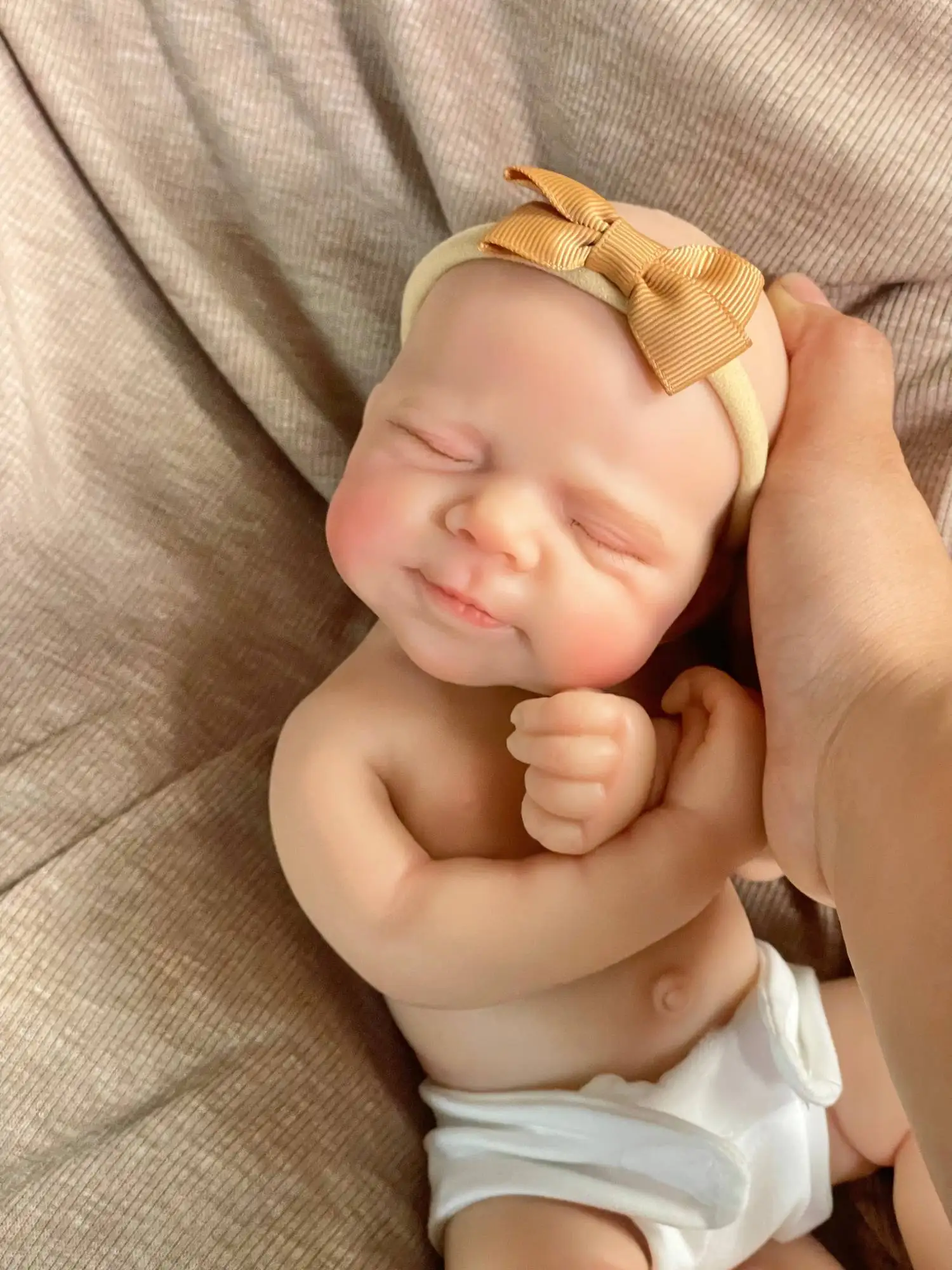 Bambole Reborn realistiche 12" Neonata Reborn in silicone pieno che dorme con set di vestiti e accessori per l'alimentazione