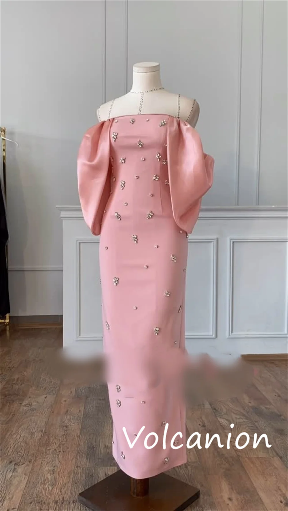 Abiti lunghi casual personalizzati in jersey elegante con paillettes pieghe dritte con spalle scoperte Occasioni su misura classiche