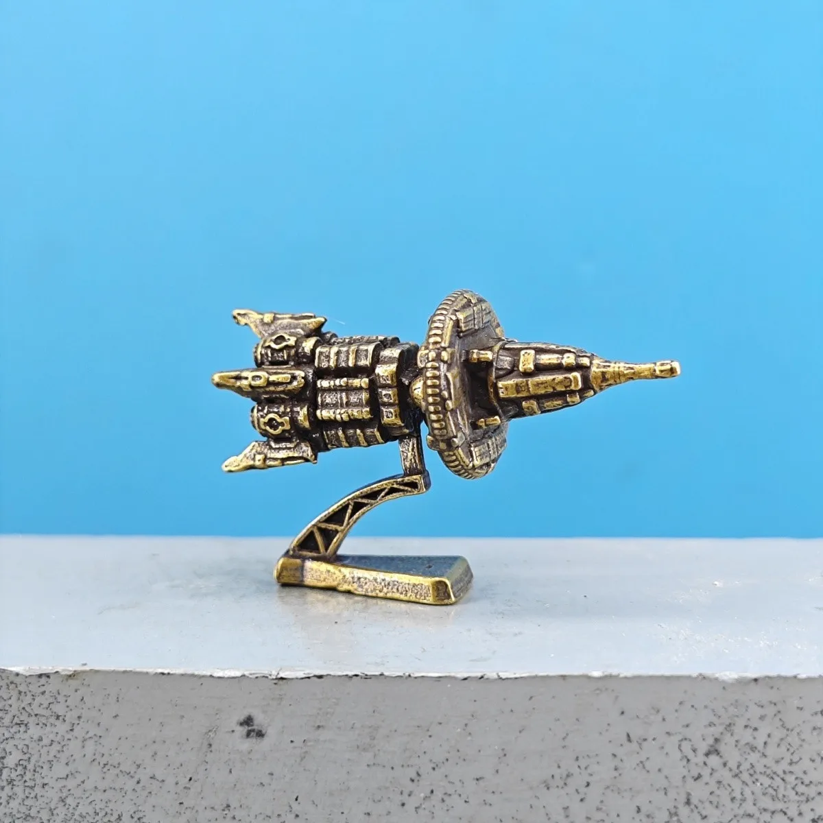 Vintage Brass Sci-Fi Spaceship Mini Figurine Space Diorama Desktop Decor Collectible Model Craft