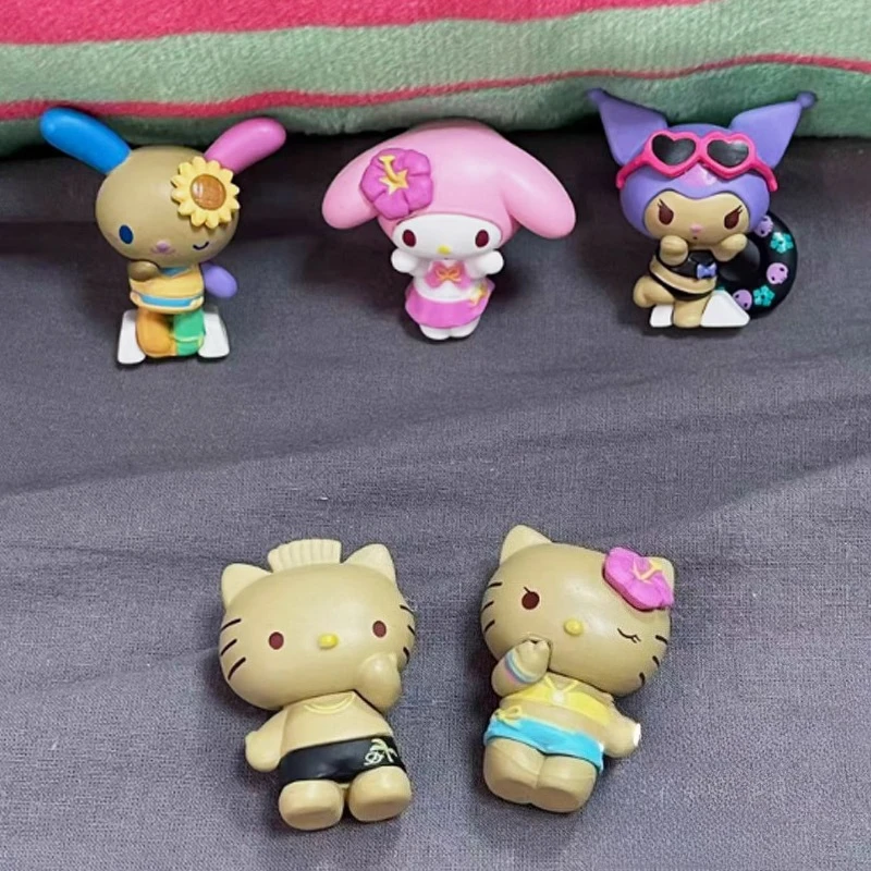 Anime Figuur Sanrio Hello Kitty Kuromi Melody Zwarte Huid Kt Kat Zomer Kust Vakantie Serie Blind Box Speelgoed Ornament Kid Geschenken