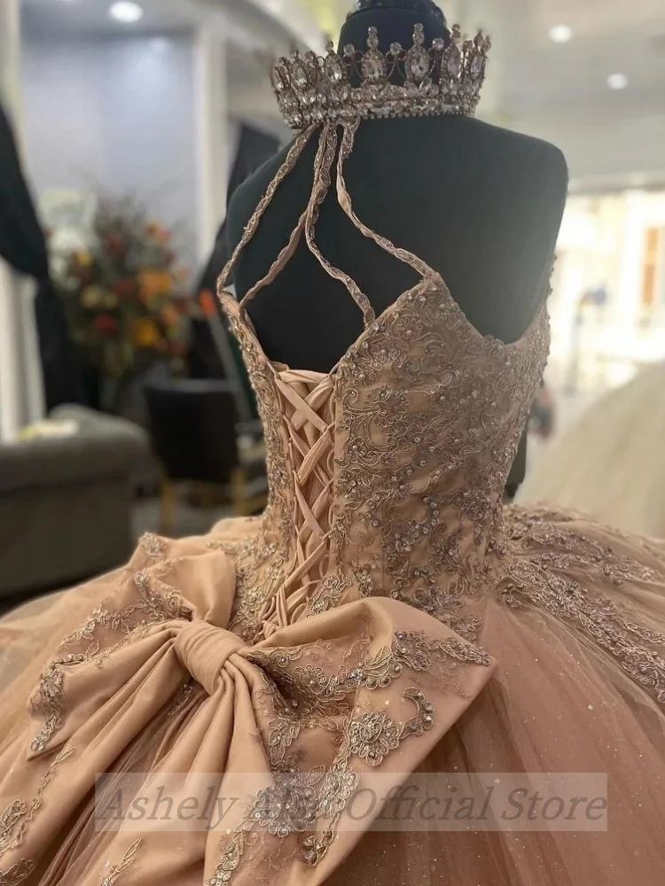 AA139 Vestido de fiesta de cumpleaños personalizado de princesa para niñas, Vestido de baile con espalda descubierta y apliques de encaje Halter, Vestido de graduación 15 16 Quinceanera