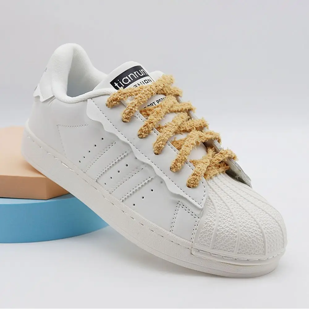 1 คู่แฟชั่นผู้หญิง Fluffy Fuzzy Laces รองเท้าผ้าใบลําลอง Plush รองเท้า Laces น่ารักแบน Shoelaces