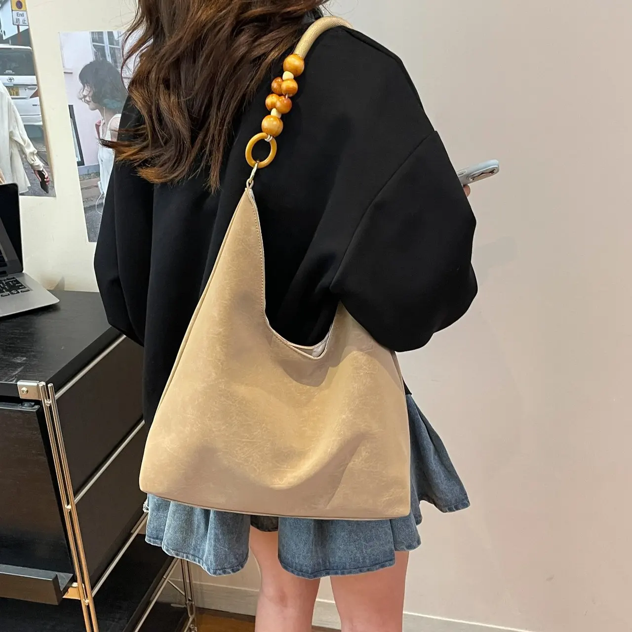 

2025 Fall Winter Large Capacity Tote Bag for Women Spacious Shoulder Bag for Work Commute, Waterproof Nylon Underarm Purse with