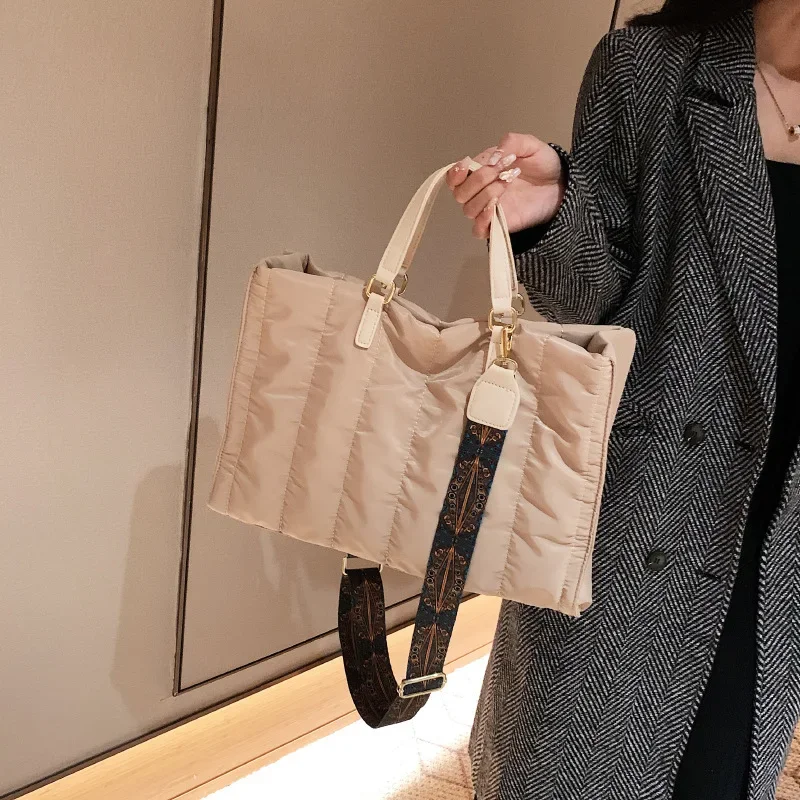 

Large Capacity Women Bags 2024 Winter Autumn Shoulder Crossbody Bags Luxury Designer Female Handbags Ladies Travel Bags