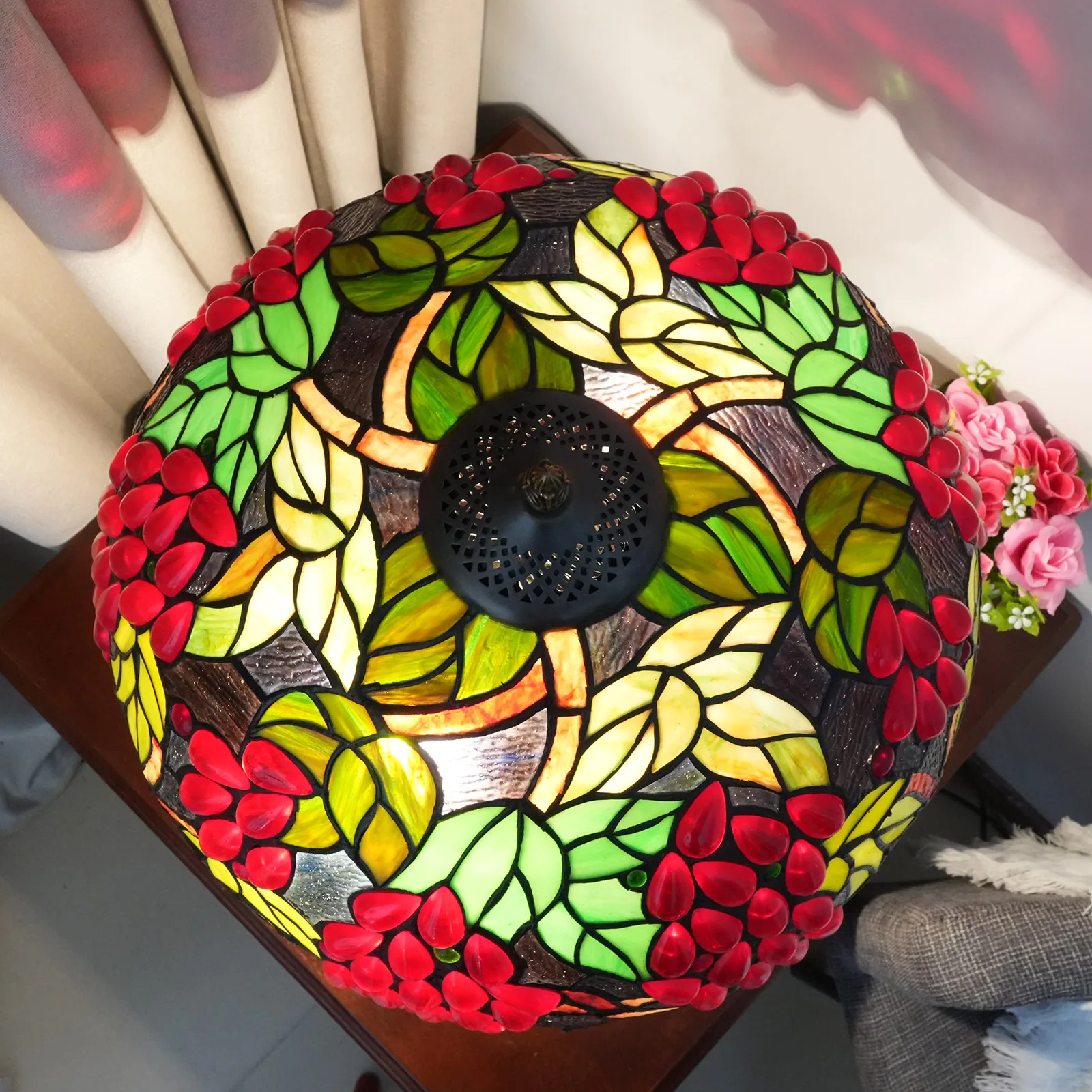 16 Inch Handmade Tiffany Table Lamp Stained Glass Leaf Lamp for Home Office Decoration Perfect Table Light for Living Room