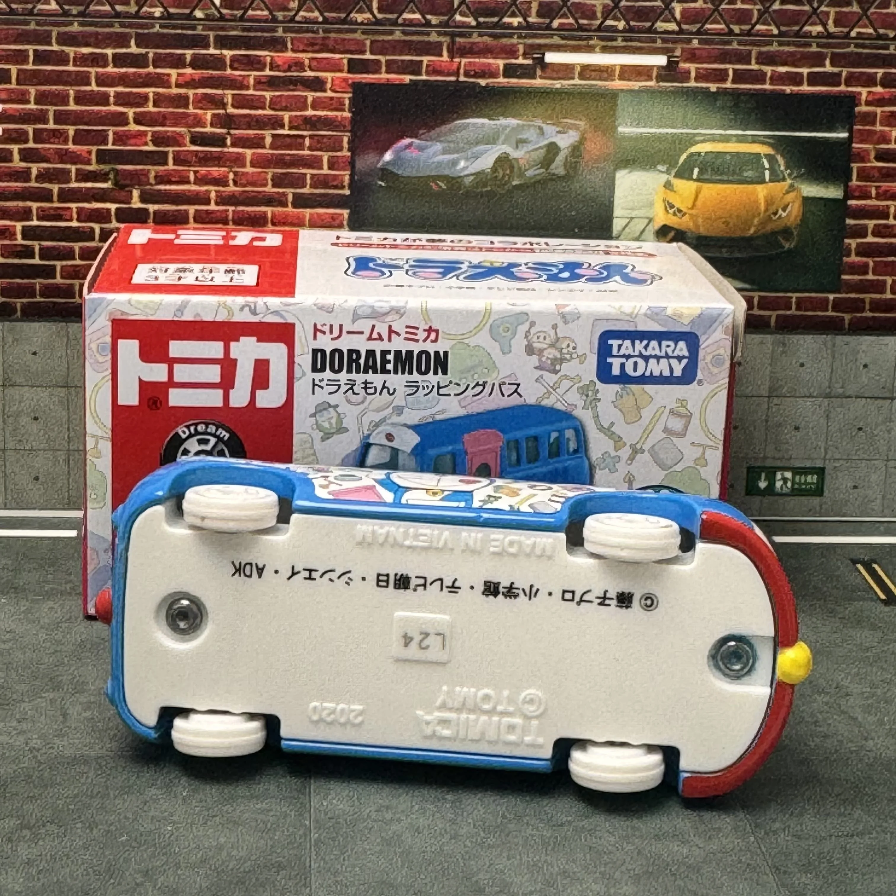 TOMY TOMICA Dream-coche de aleación NO.158, modelo de autobús Doraemon, vehículo en miniatura de juguete, coche pequeño coleccionable, vehículo de carretera Vintage, regalos