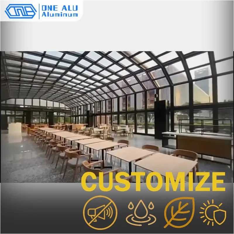 Véranda pliante rétractable en alliage d'aluminium. Il peut être utilisé pour les piscines, les espaces de loisirs en plein air, les fermes et les balcons de villas.