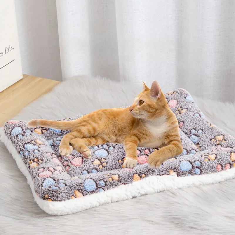 Double-sided Pet Mat Mats Short Plush Pet Sleeping Bed for Cats Small Dogs Cute Pet Pad Blanket Warm Kitten Cushion Cat Sofa Bed