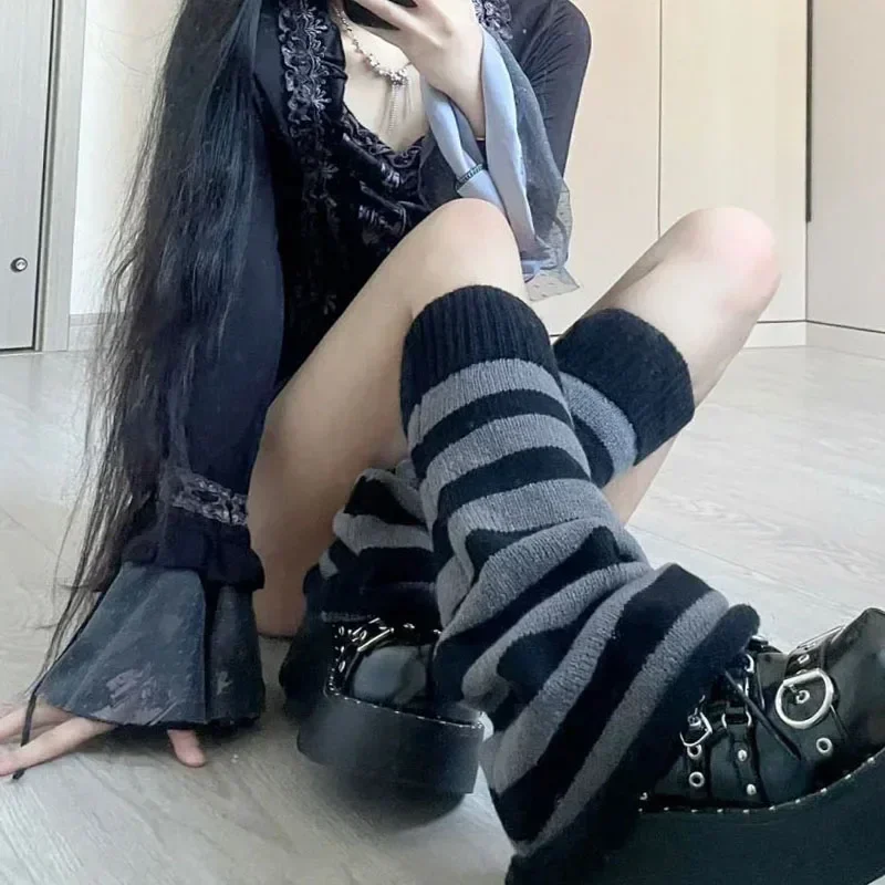 Trendy Y2k Gothic Lolita scaldamuscoli a righe giapponese donna ragazze Gothic Sockings ghette polsini lavorati a maglia spessi al ginocchio calzini