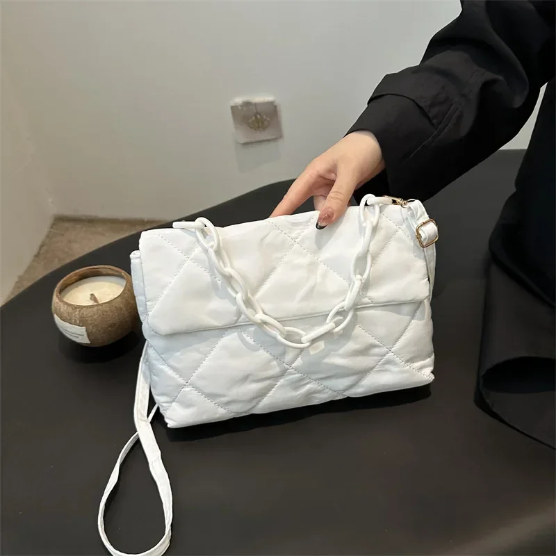 

Fashion Versatile Messenger Bag Rhombus Chain Simple Underarm Small Square Bag