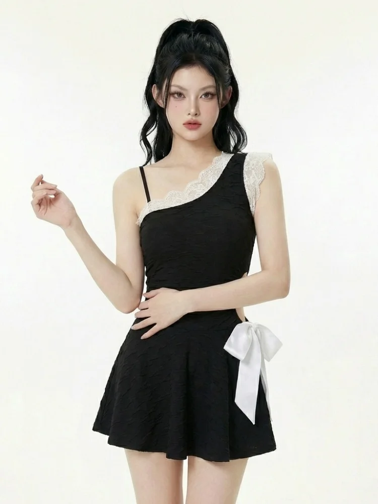 

Черный женский слитный купальник в консервативном стиле с завязками на шее и утягивающим эффектом на талии, с узлом, высокоэластичный, из полиэстера