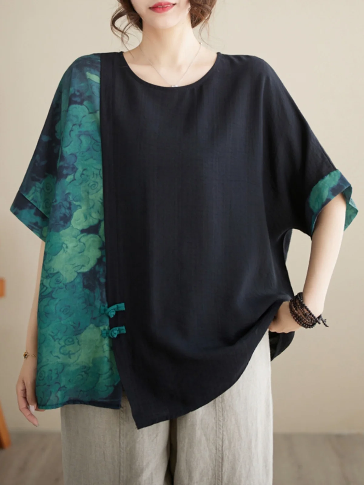 レトロなボタンスプライス花柄コットンリネンTシャツ、大きいサイズ、女性用、丸首、お腹を隠す、スリム効果、アシンメトリー...