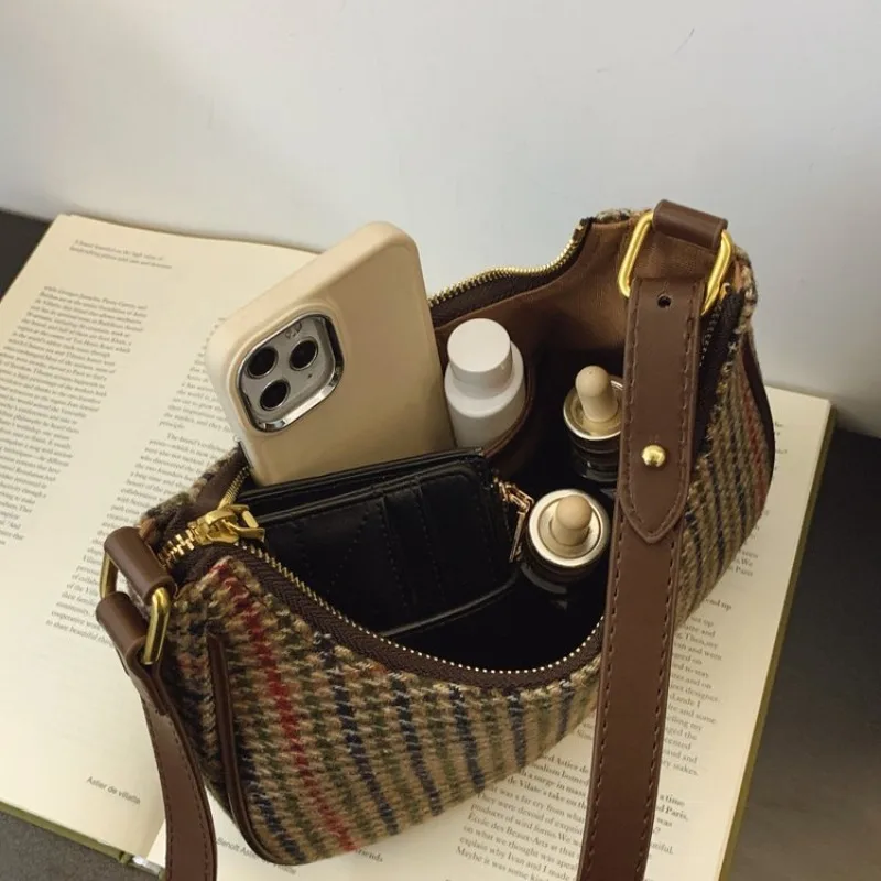 Female Classic Purse Timeless Look For A Sense Of Tradition And Enduring Style Heritage