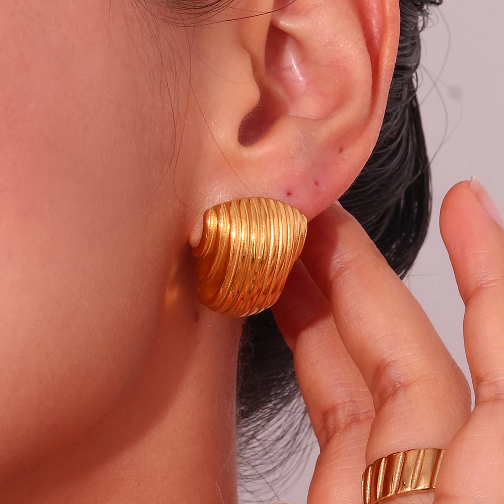 E.B.belle Stainless Steel PVD Plated Waterproof Fashion Stripe Engraved Geometric Armour Shape Stud Earrings For Woman Earring