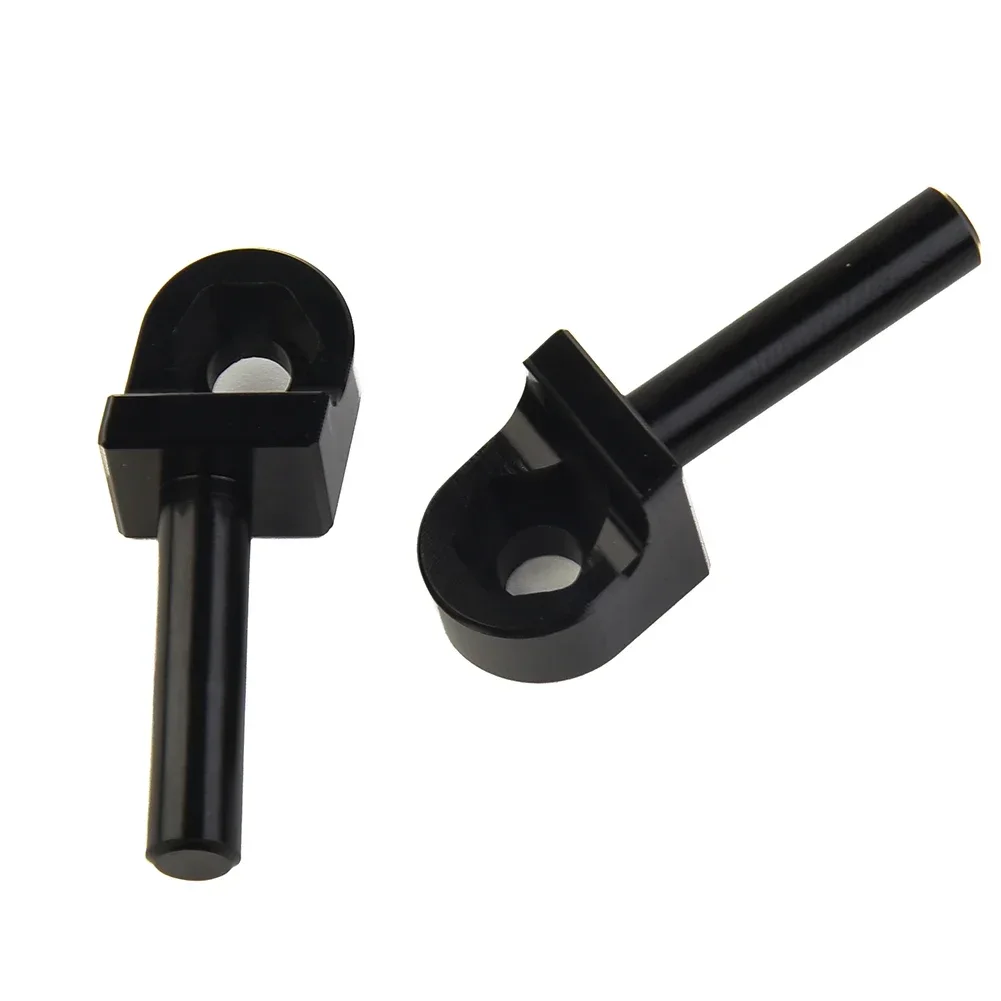 

Aterial: Aluminum Alloy Color: Black/Silver Placement On Vehicle: Front, Left, Right Size:0.5"/13mm X 1.6"x40mm Optional: Left