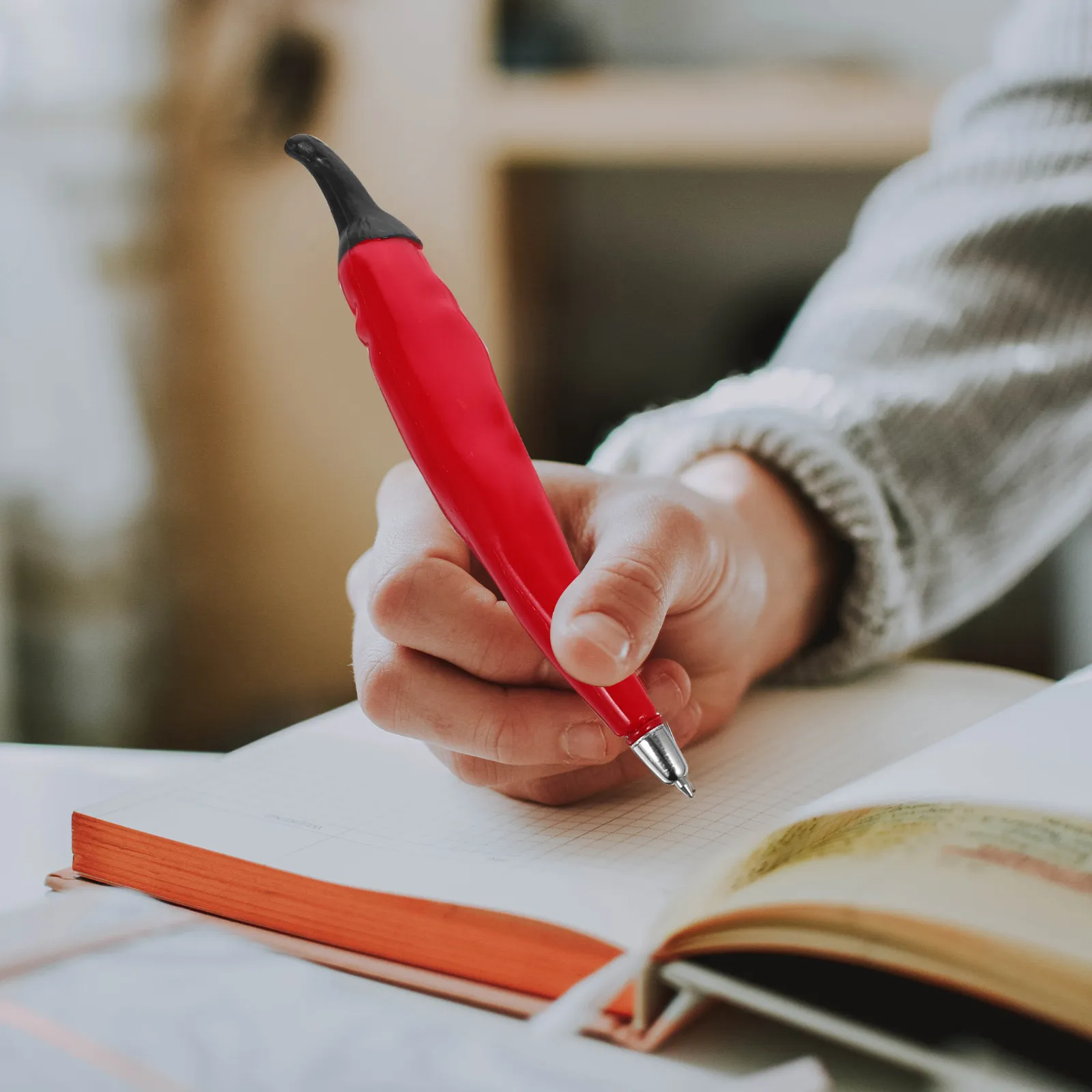 

6Pcs Creative Vegetable Ballpoint Pens Smooth Writing for Students Kids Party Decorative Realistic Pepper Shape Fun Portable