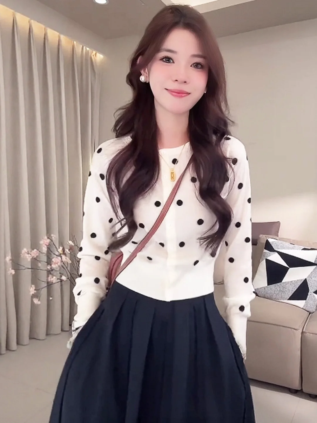 

Французский облегающий длинный вязаный свитер для женщин, осень 2025, новая модная модель с узором в горошек, для повседневной носки