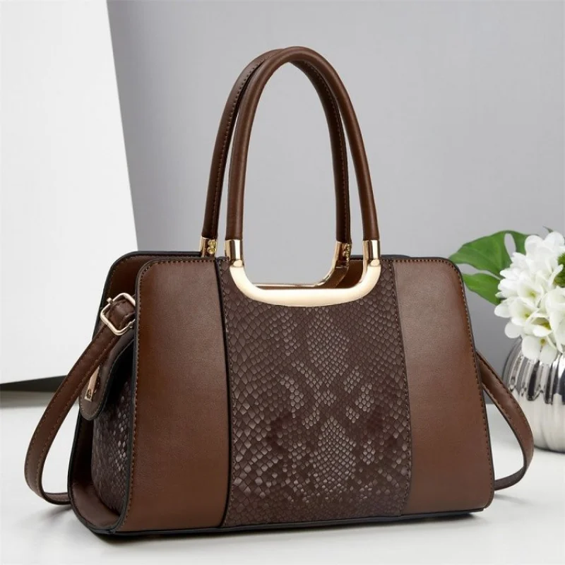 

Lightweight Nylon Crossbody Bag Women Expandable Capacity Matte Finish Adjustable Strap Durable Hot-Selling Daily Bag​