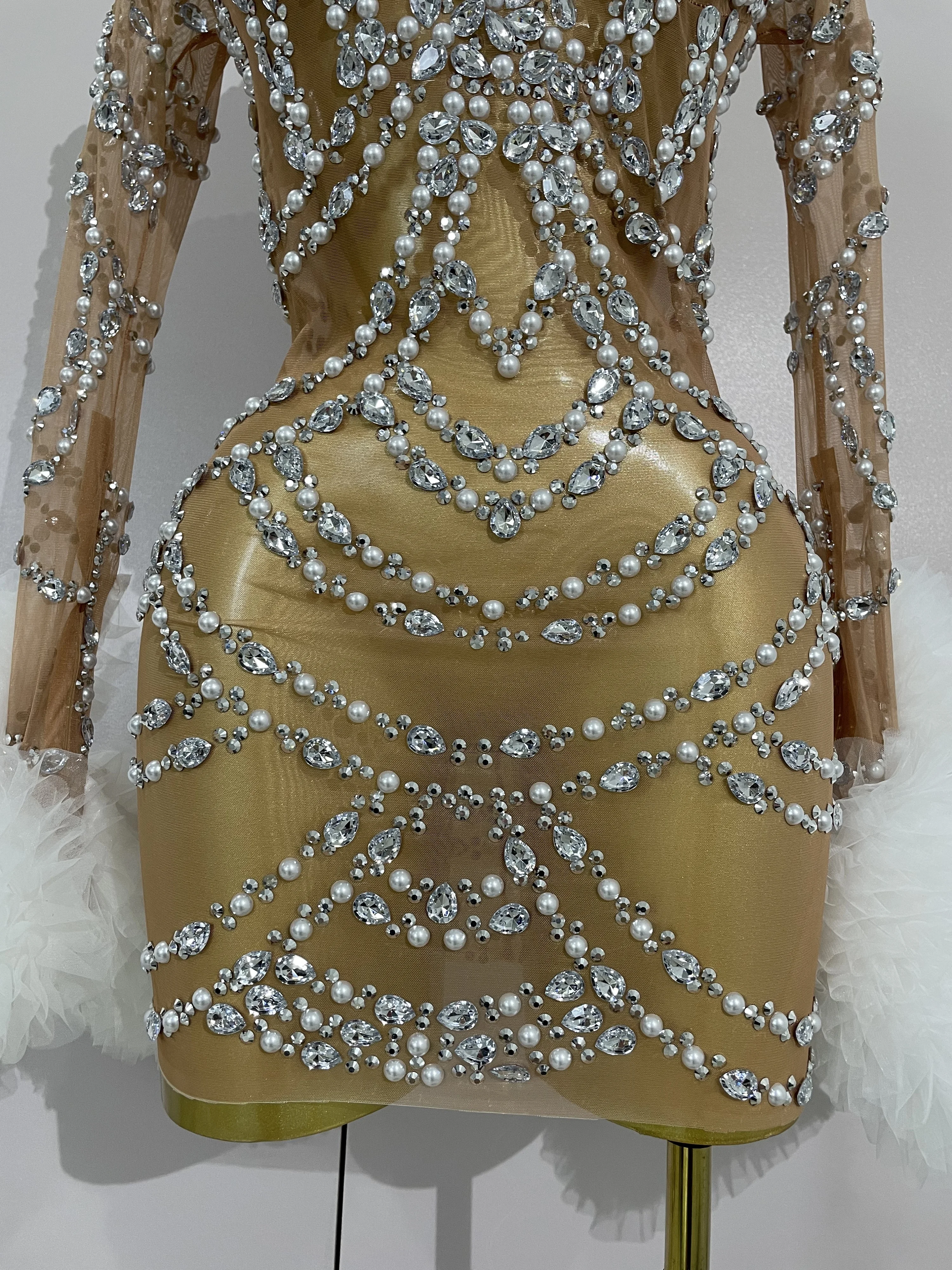 Minivestido de malla de perlas con diamantes brillantes para mujer, minivestido de lujo para celebrar la fiesta de noche, cumpleaños, Club elegante, club nocturno, ropa Sexy para escenario