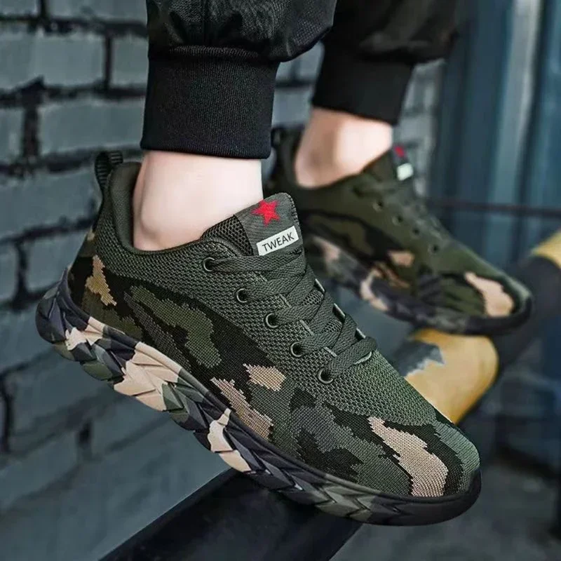 Fashionable Sports Shoes Men Anti Slip Wear-resistant Breathable Lightweight Outdoor Sports Camouflage Flat Bottom Walking Shoes