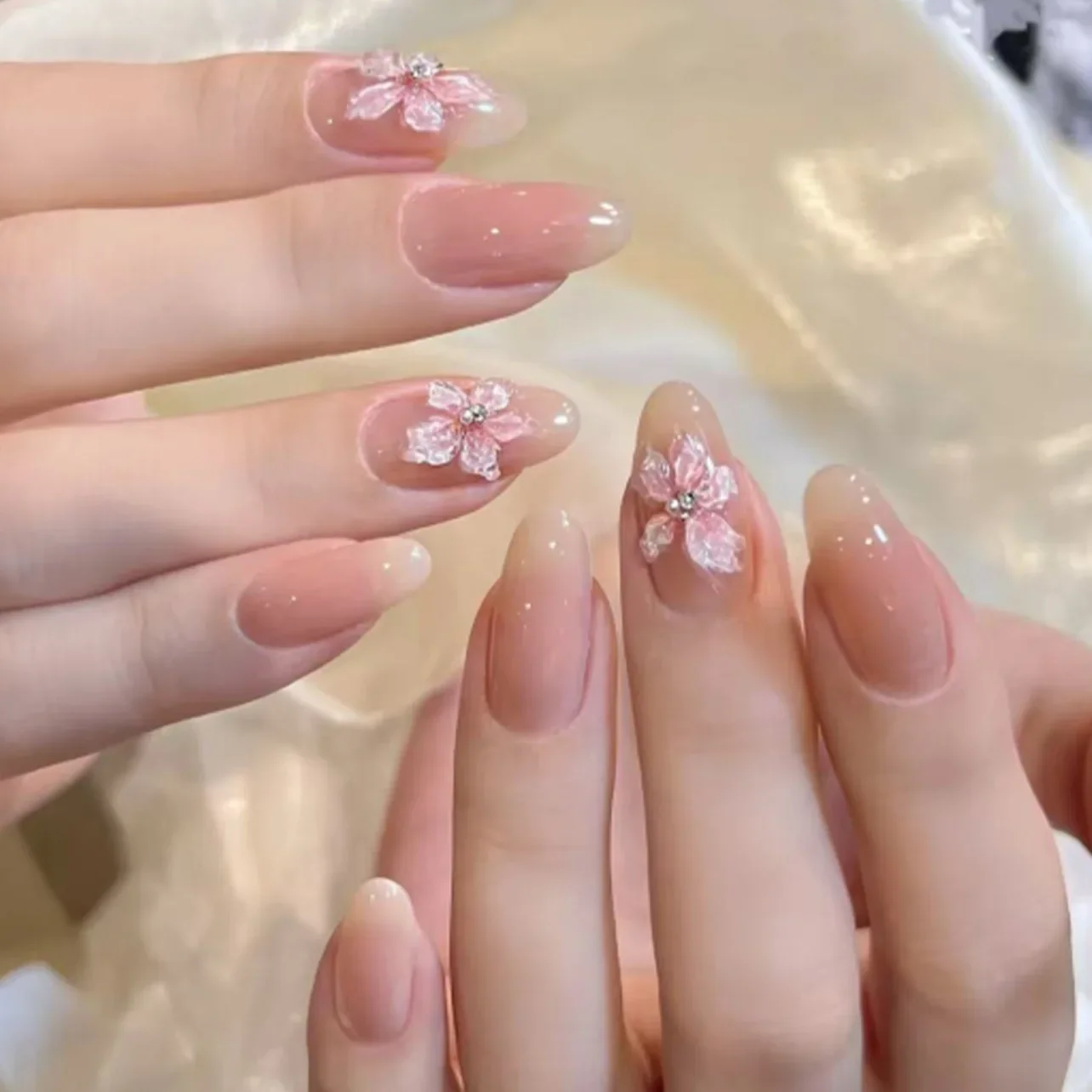 24pcs 3D Fresh Floral Press on Nails French Tip False Nails Bowknot Pearl Fake Nail Chrome Powder Nail Sweet Cool Almond Nails