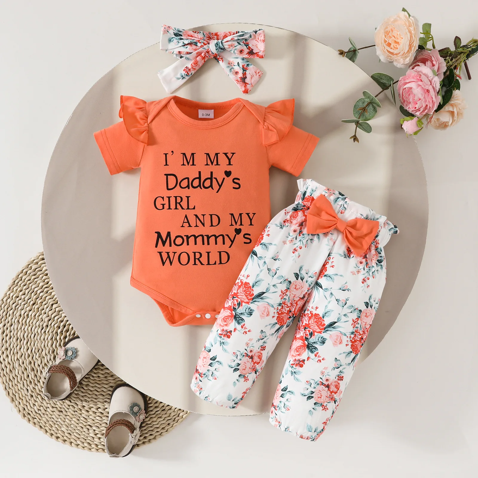 

Детские комплекты, одежда для девочек, брючный костюм, боди с короткими рукавами и буквенным принтом, эластичный пояс, галстук-бабочка, штаны с цветочным принтом, повязка для волос, одежда для младенцев