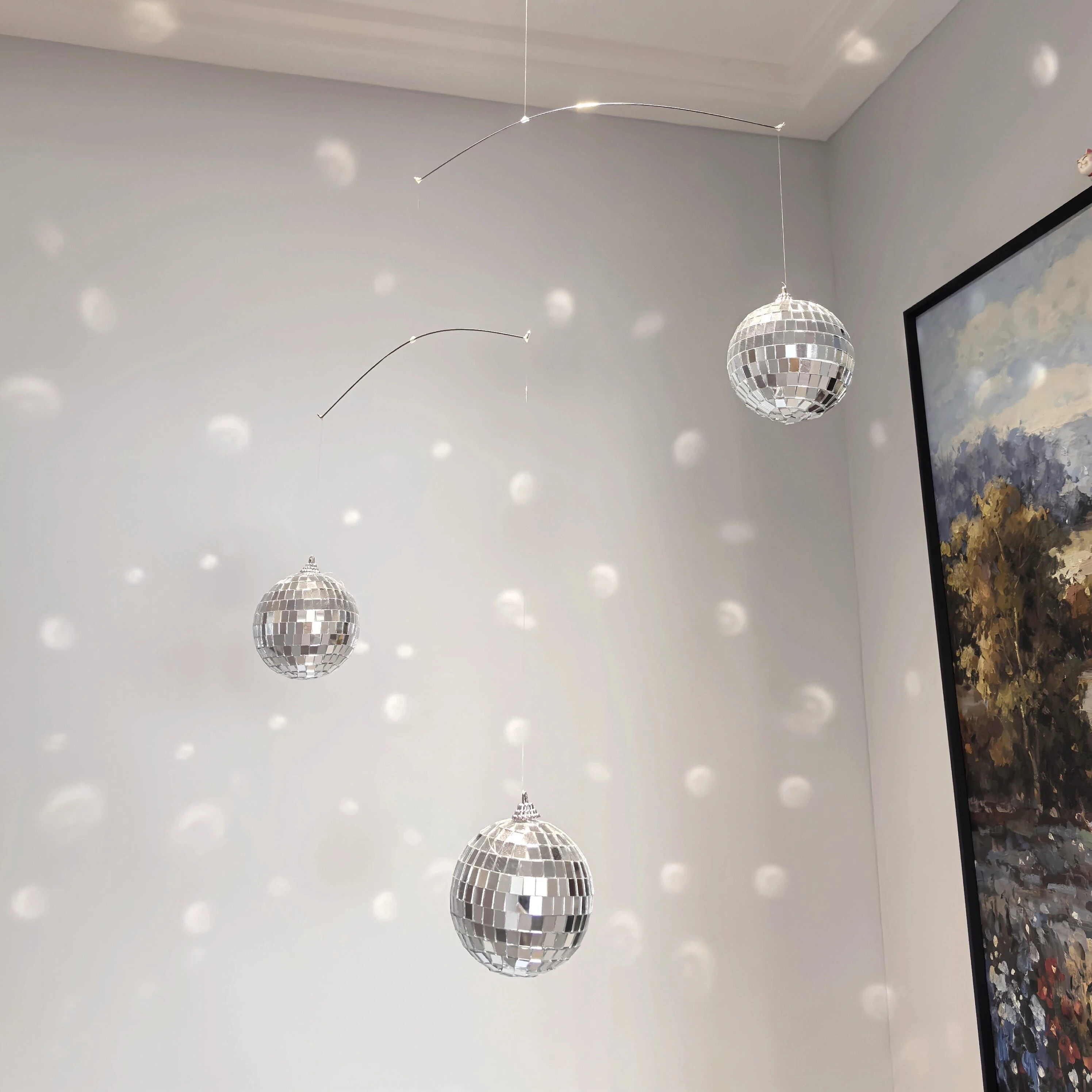 Reflective Starry Night Sky Balanced Hanging Decoration Sunshine Catcher Planet Pendant Cosmic Reflector Ball Home Wind Chime