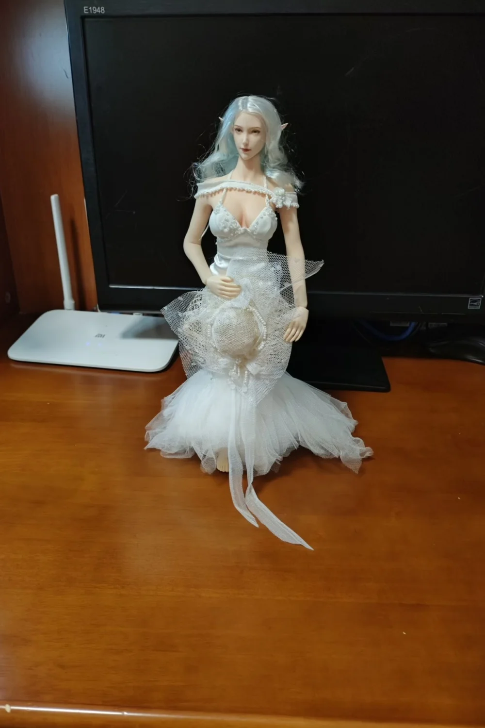 【Clothing Only】1/6 Scale Low Cut Sexy White Fishtail Mesh Wedding Dress For 12inchs Female Soldier Action Figure Body Model