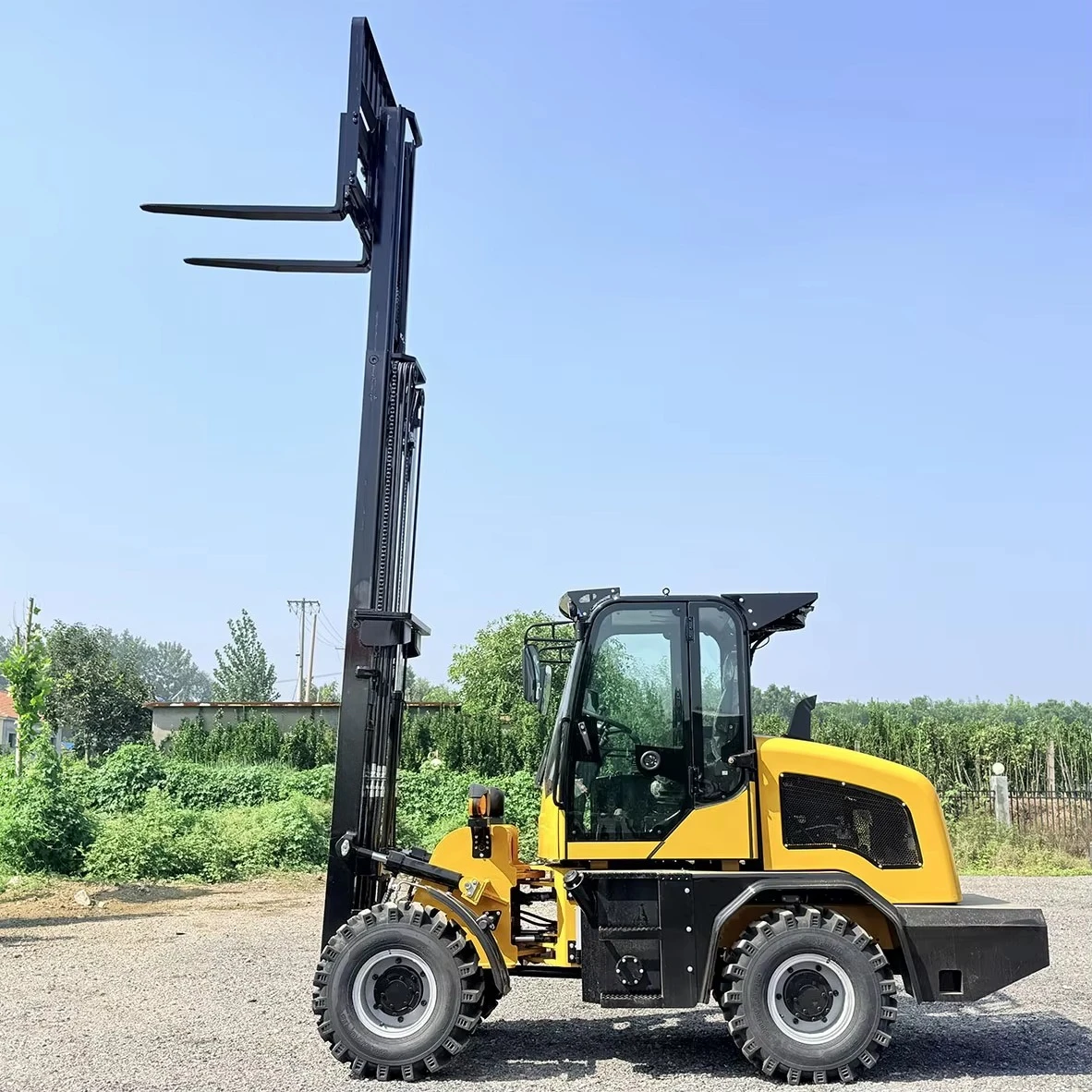 New Forklift 3 Ton Off-Road All-Terrain with Solid Tires 3m Fork Height Two Stage Mast RWD 16km/h 1400mm Wheelbase