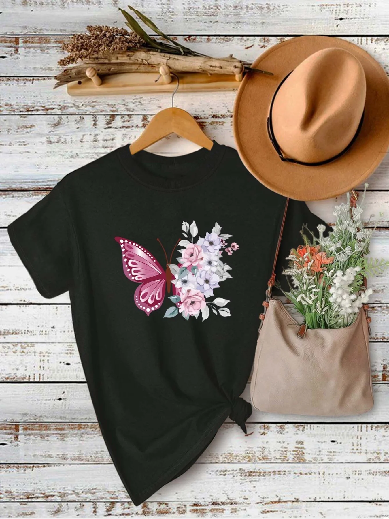 Women's Butterflies and Flowers Print Crew Neck T-Shirt - Loose Casual Short Sleeve Fashion Summer Top