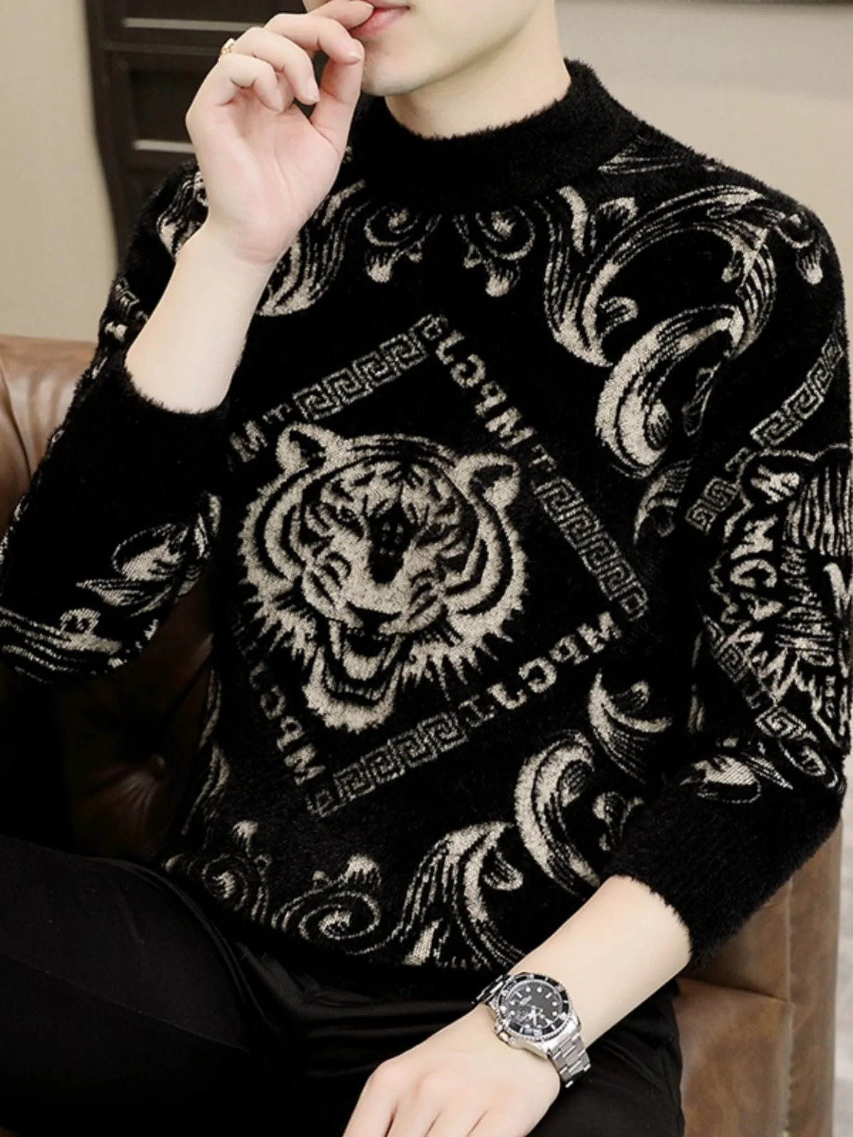 

Мужской зимний свитер из утолщенной шерсти с высоким воротником, вязаный, с вышивкой в виде головы тигра, теплый базовый слой, модная повседневная одежда