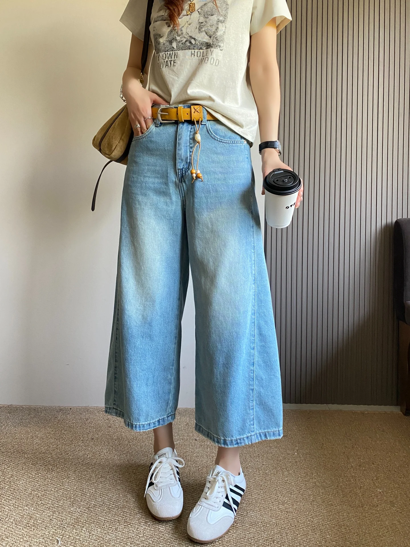 

Женские джинсы с высокой талией и широкими штанинами, весна 2026, новая модель, стройнящие, свободного кроя, буткат, модные прямые джинсы однотонного цвета