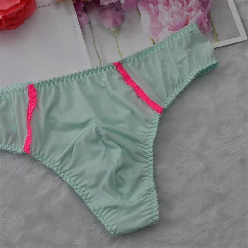 ملابس داخلية للمثليين سيسي سراويل داخلية مرنة من الحرير الجليدي للرجال ملابس داخلية مثيرة حريرية ملابس داخلية مثيرة منخفضة الخصر Tangas Thong