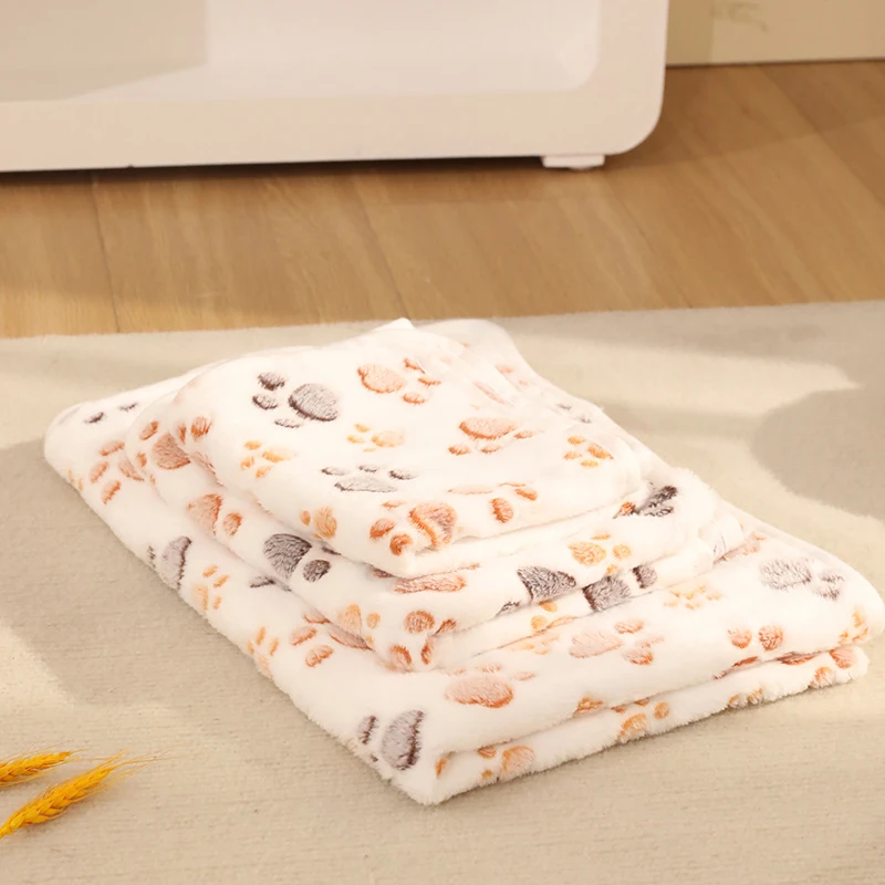 Winter High Quality Soft Fluffy Blanket Cute Dog Cat Paw Print Coral Fleece Blankets Pet Mat Warm and Comfortable Thermal Pad