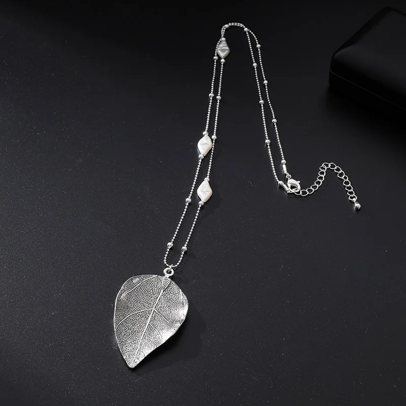 

Kaseakia Simple Leaf Alloy Pendant Long Necklace, Sweater Chain Jewelry Accessories for Women Fashion