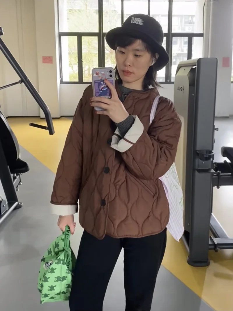 ETJ 2025 feminino outono/inverno novo Maillard marrom claro acolchoado jaqueta de diamante versão solta do casaco de pescoço redondo