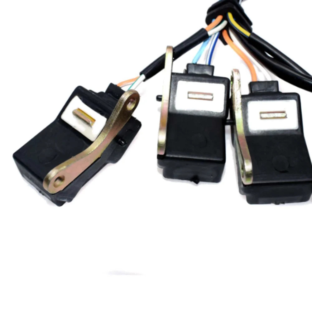 Ignition Distributor Sensor Plug Connector for 1992-95 Honda Civic 1.5L 1.6L 30100-P08-006,TD42U,TD45U,DST17404,8417404