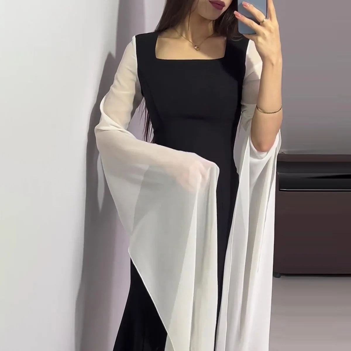 Spring Women Abayas Black and White Patchwork Batwing Sleeve Long Dresses Muslim Casual Square Collar Women Banquet Party Dress