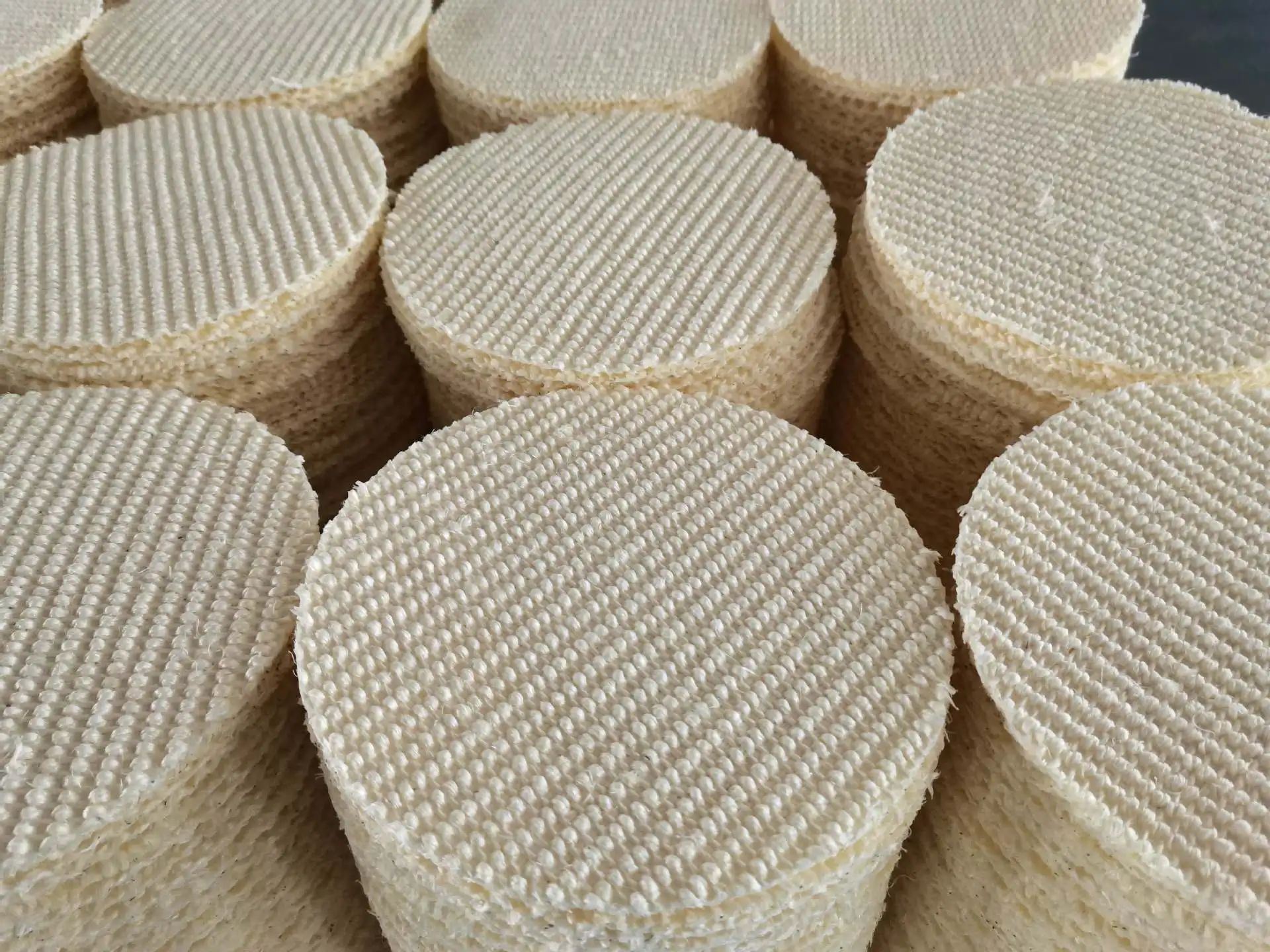 Sisal Mat Cat Scratching Board Hanging Wall Wear-resistant, Non-chipping Resistant Vertical Grinding Claw Post Cat Supplies
