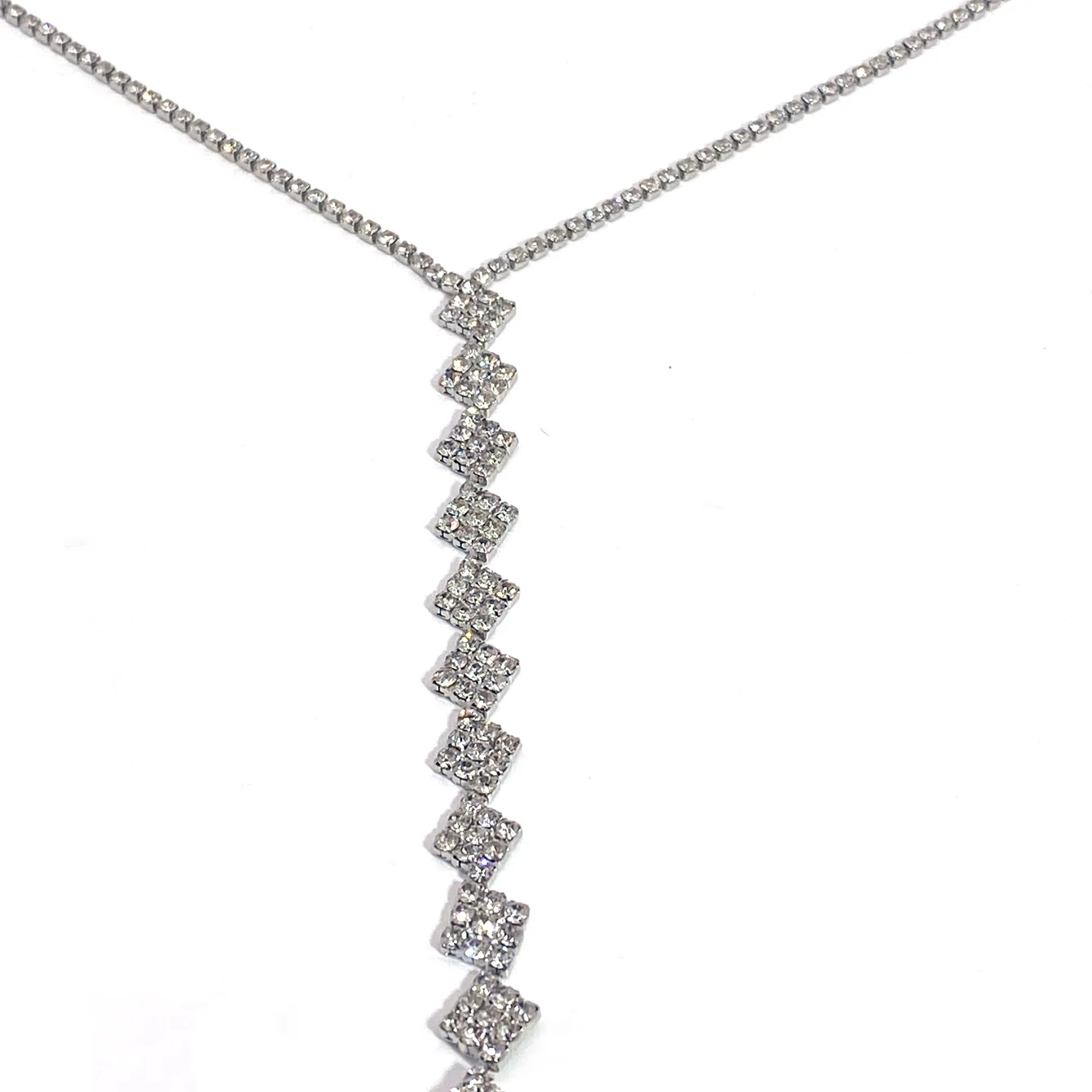 A hot and sexy chest chain accessory with a spicy girl style and sexy nightclub party bikini and rhinestone body chain for ladie