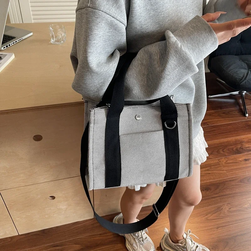 

Women Leather Luxury Classic Fashion Designer Shoulder Tote Bag Elegant Crossbody Handbag For Daily Smart Looks