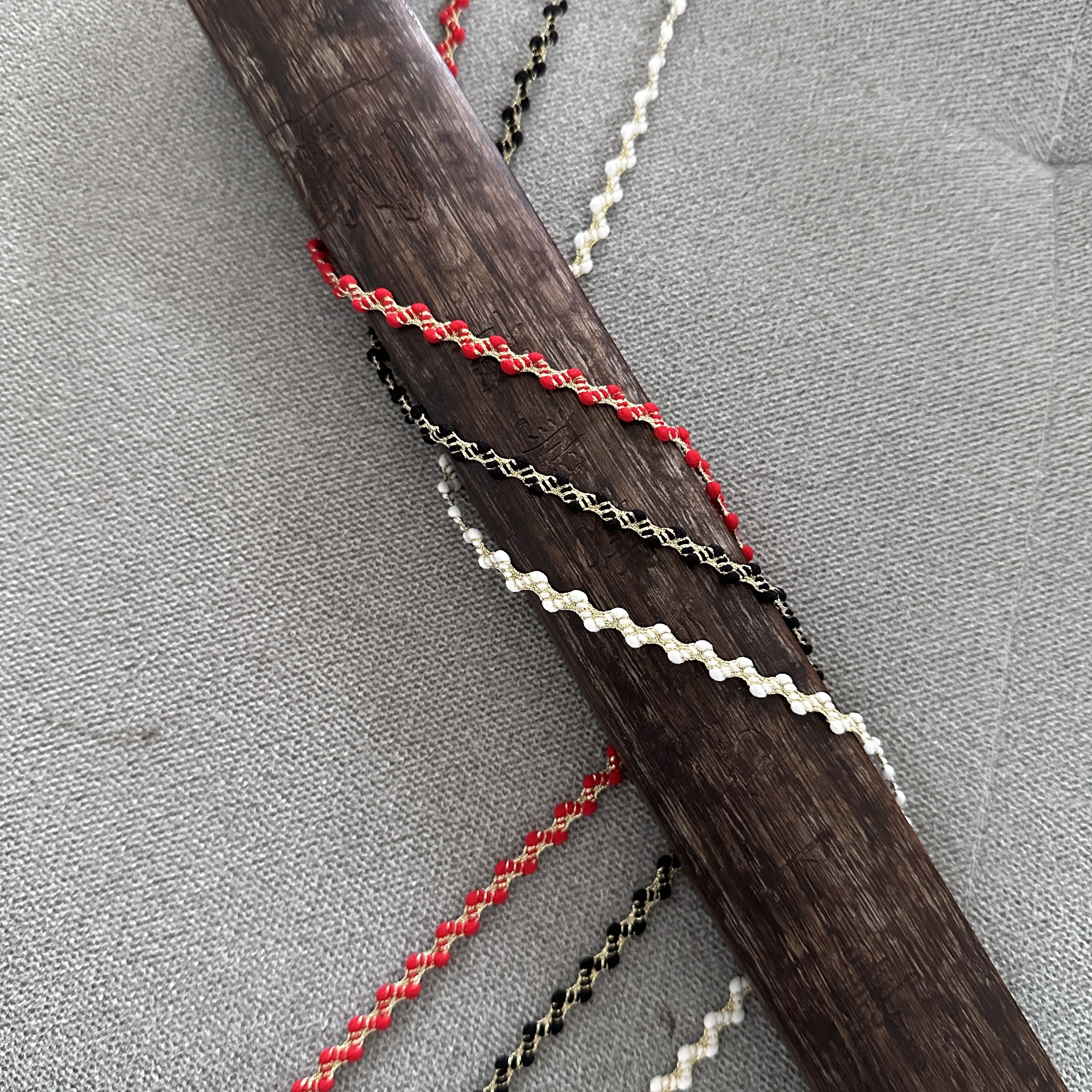 5 m/16,4 ft pro Packung, rotes, dünnes Garn, Accessoires, Spitzenband, Biegeband, zum Nähen, für Stoffe, Kleider, handgefertigte DIY-Bastelarbeiten, Dekorationen.