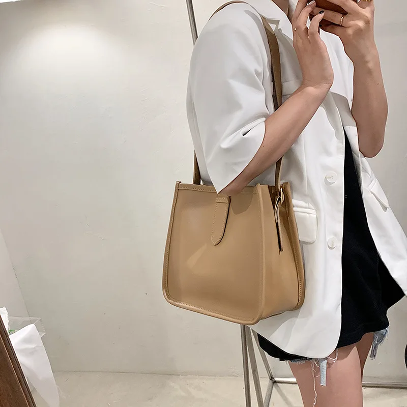 Simple Bucket Handbags for Women Texture Soft Leather Crossbody Shoulder Bags 2023 New Female Large Cpacity Commute Totes